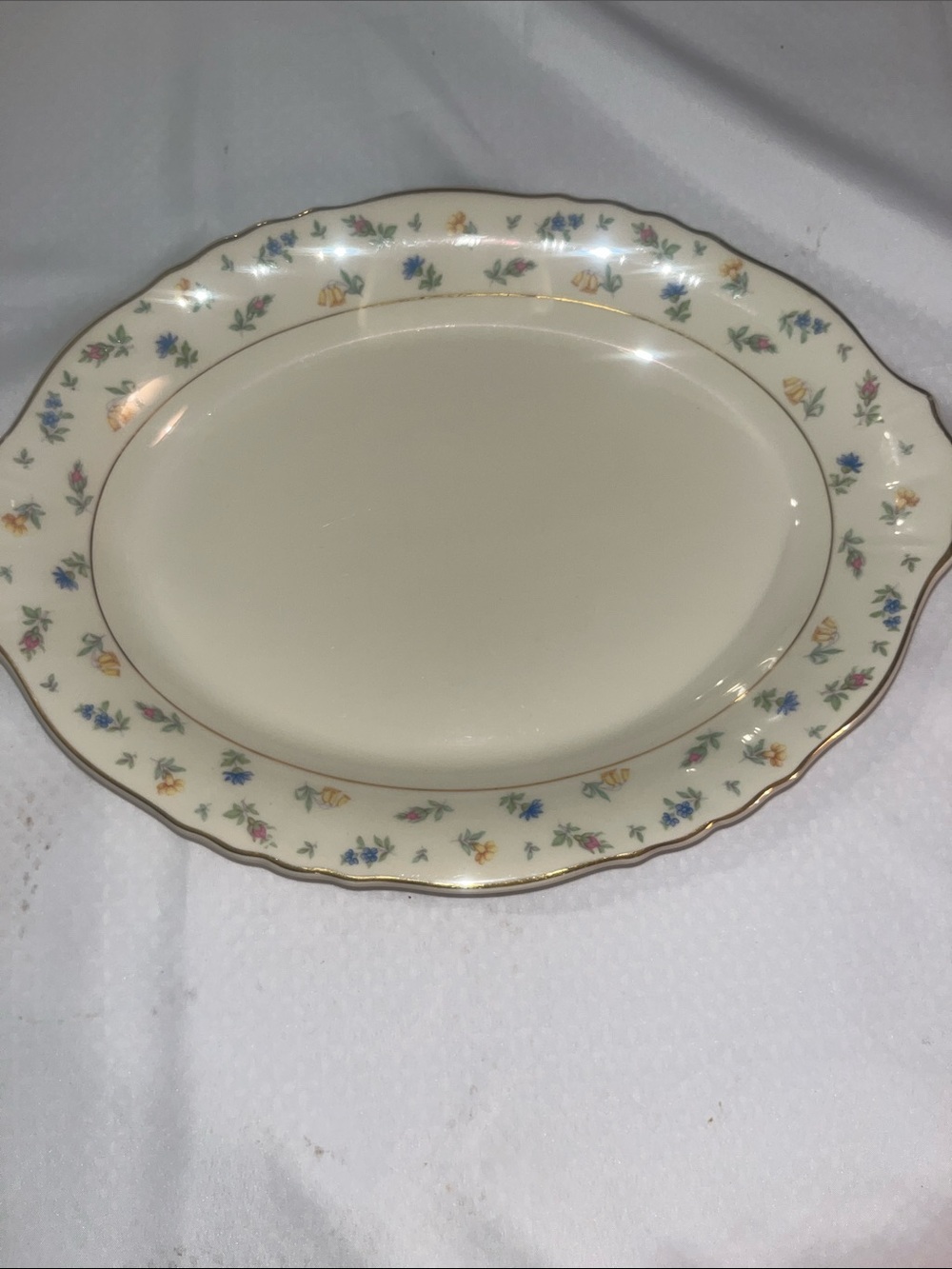 14” Syracuse China Suzanne Porcelain Oval Platter with Gold Trim